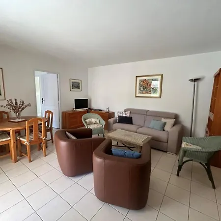 Hauts De Vaugrenier Apartment *